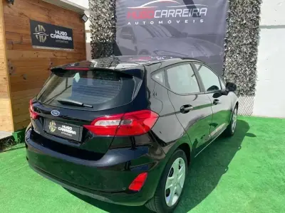 Ford Fiesta 2019 - 9500 EUR, 125000 km - AUTO.MOTO.pt - 125000km - foto 4 de 11