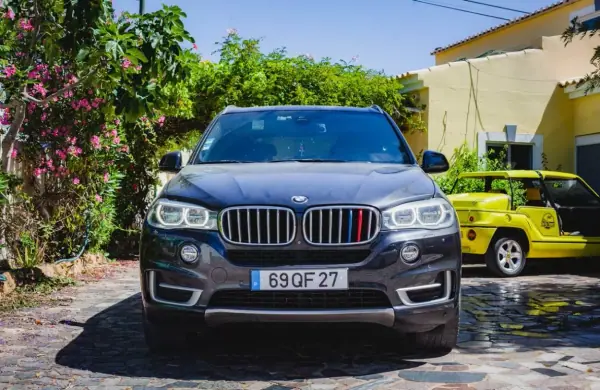 BMW X5 40 d xDrive Pack M 2015 Diesel — 151 421 km · Faro BMW X5 40 d xDrive Pack M 2015 Diesel