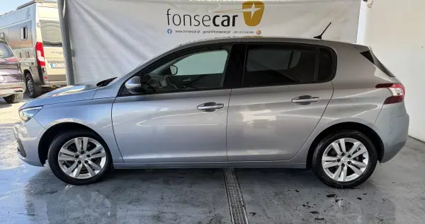 Peugeot 308 2017 - 10990 EUR, 143560 km - AUTO.MOTO.pt - 143560km - foto 2 de 14