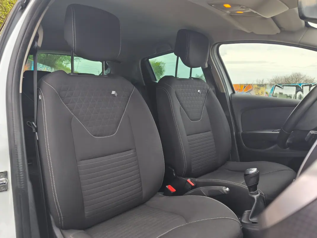 Renault Clio 2018 - 10950 EUR, 117726 km - AUTO.MOTO.pt - 117726km - foto 17 de 23