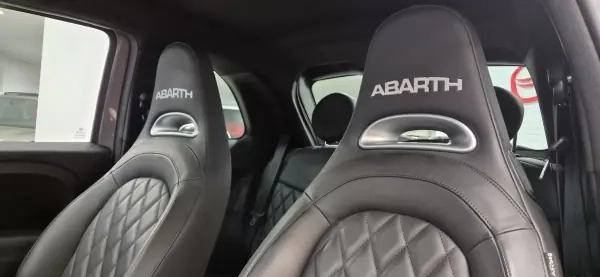 Abarth 595 2021 - 19990 EUR, 52913 km - AUTO.MOTO.pt - 52913km - foto 12 de 36