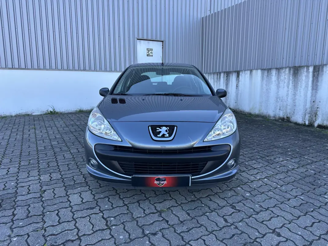 Peugeot 206 2010 - 5990 EUR, 158000 km - AUTO.MOTO.pt - 158000km - foto 3 de 16