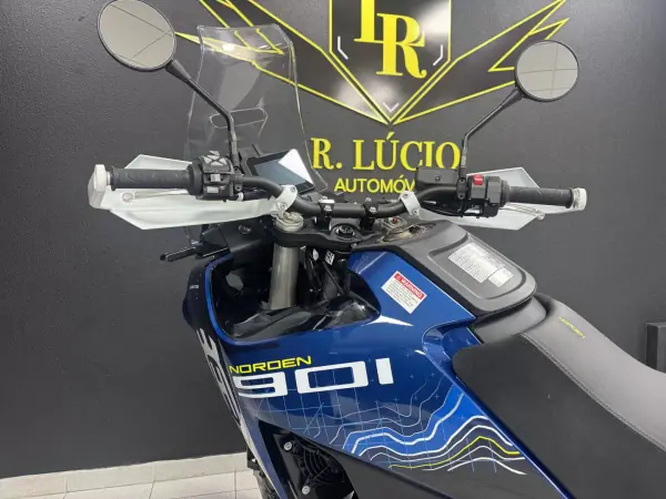 Husqvarna Norden 901 2023 - 14000 EUR, 8407 km - AUTO.MOTO.pt - 8407km - foto 19 de 24