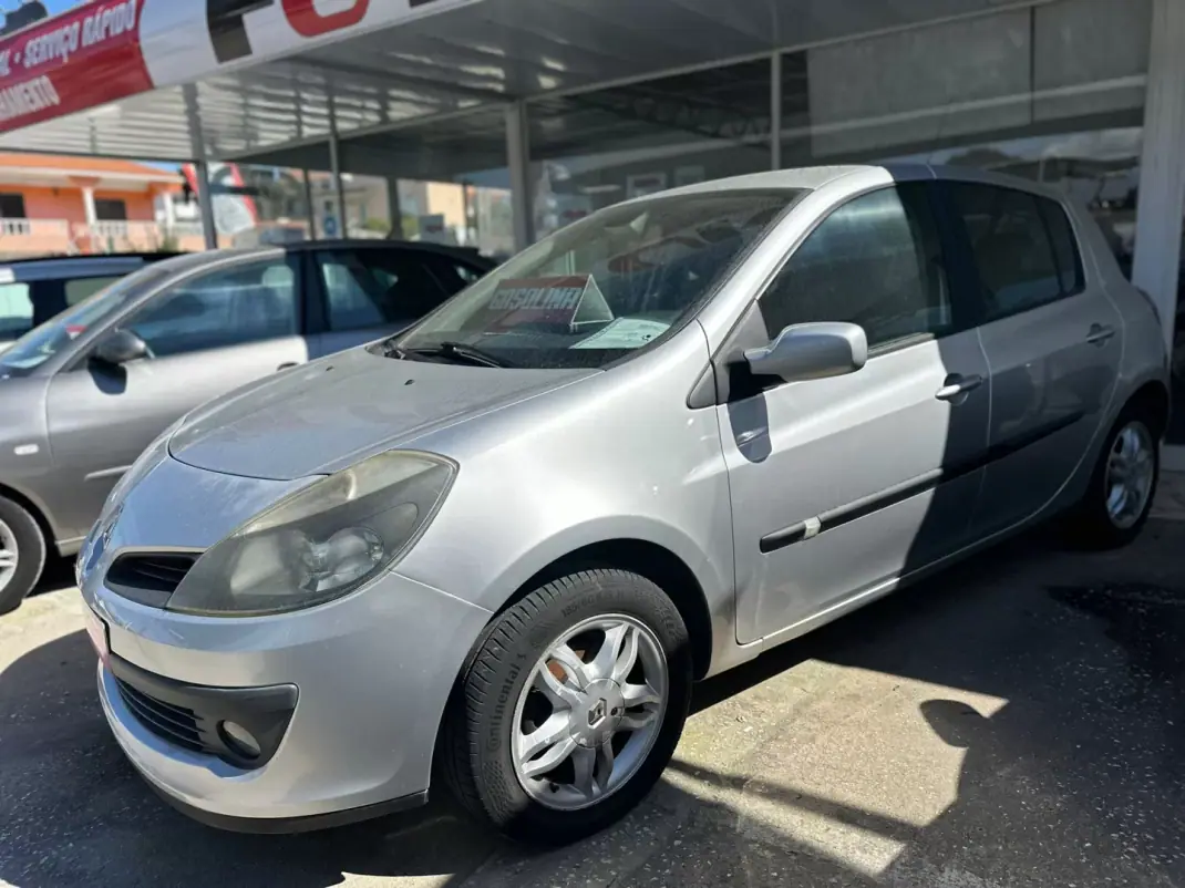 Renault Clio 2006 - 4990 EUR, 181155 km - AUTO.MOTO.pt - 181155km - foto 1 de 7