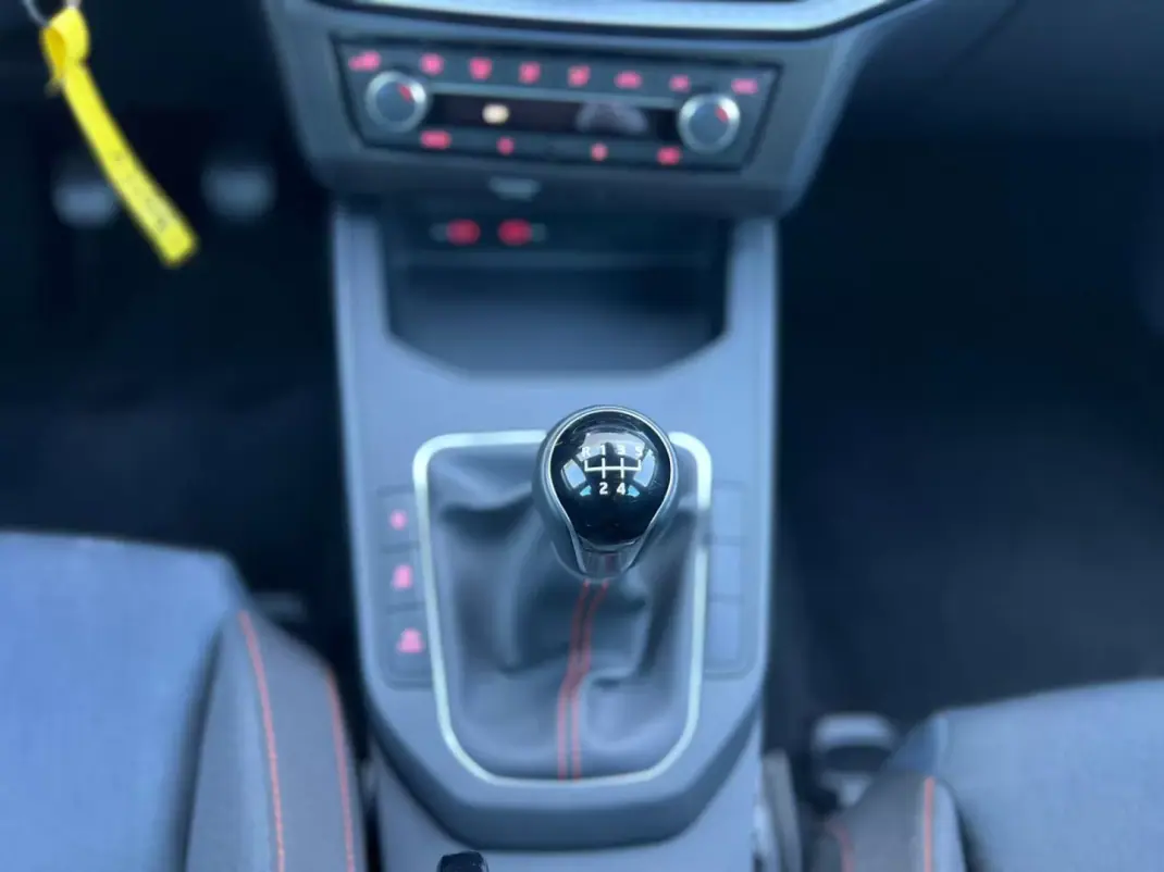 SEAT Ibiza 2025 - 19750 EUR, 19500 km - AUTO.MOTO.pt - 19500km - foto 15 de 22