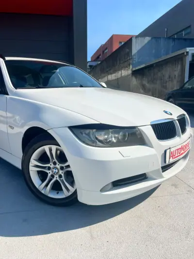BMW 320 2008 - 12500 EUR, 361607 km - AUTO.MOTO.pt - 361607km - foto 7 de 20