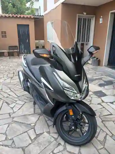 Honda Forza 2021 - 4600 EUR, 8400 km - AUTO.MOTO.pt - 8400km - foto 10 de 10