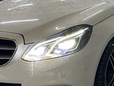 Mercedes-Benz E 300 2013 - 13950 EUR, 330000 km - AUTO.MOTO.pt - 330000km - foto 5 de 20