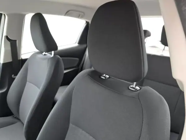 Toyota Yaris 2019 - 11500 EUR, 35900 km - AUTO.MOTO.pt - 35900km - foto 18 de 21