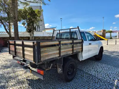 Toyota HILUX 2.4 D-4D 4WD CE CH 3L 2020 - 21750 EUR, 215046 km - AUTO.MOTO.pt - 215046km - foto 20 de 20