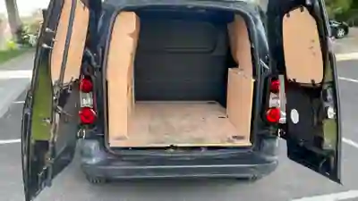 Citroën Berlingo 1.6 BlueHDi Feel 2018 - 12900 EUR, 107000 km - AUTO.MOTO.pt - 107000km - foto 4 de 12