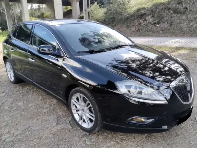 Lancia Delta 2008 - 3750 EUR, 220000 km - AUTO.MOTO.pt - 220000km - foto 3 de 28