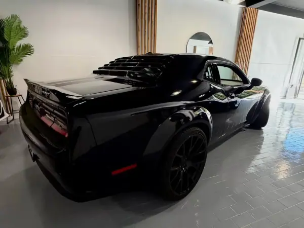 Dodge Challenger 2018 - 54900 EUR, 86429 km - AUTO.MOTO.pt - 86429km - foto 4 de 11