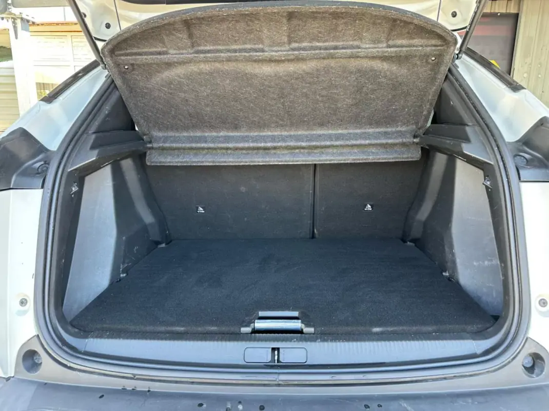 Peugeot 2008 2020 - 20900 EUR, 90290 km - AUTO.MOTO.pt - 90290km - foto 31 de 32