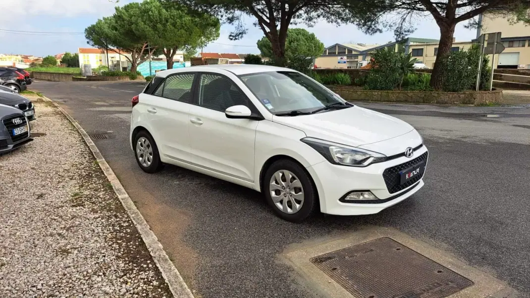 Hyundai i20 2018 - 9980 EUR, 134296 km - 134296km - foto 3 de 43