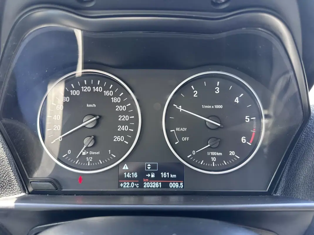 BMW 116 2015 - 14500 EUR, 200000 km - AUTO.MOTO.pt - 200000km - foto 37 de 50