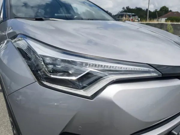 Toyota C-HR 2018 - 21990 EUR, 100000 km - AUTO.MOTO.pt - 100000km - foto 12 de 45