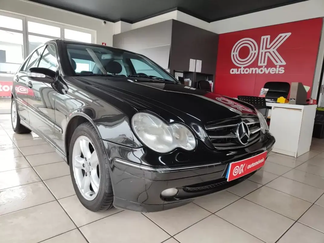 Mercedes-Benz C 220 2000 - 5750 EUR, 372700 km - AUTO.MOTO.pt - 372700km - foto 1 de 60
