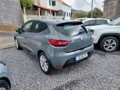 Renault Clio 2019 - 12250 EUR, 138353 km - AUTO.MOTO.pt - 138353km - foto 3 de 13