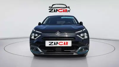 Citroën e-C4 2023 — foto 6 de 15