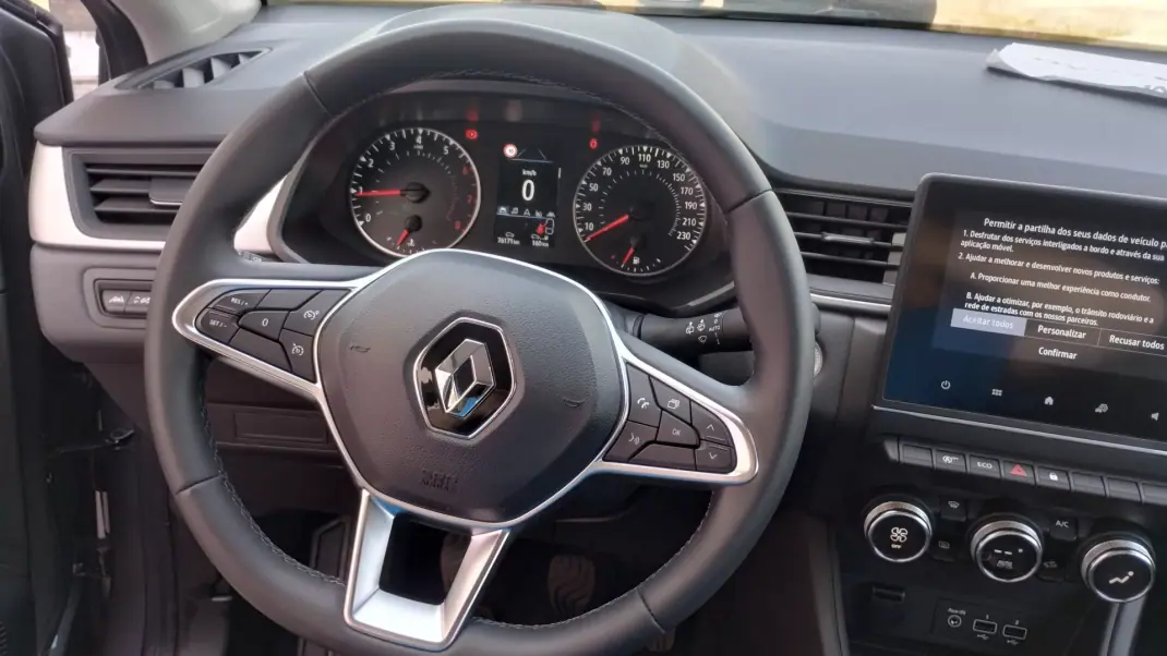 Renault Captur 2022 - 15950 EUR, 77000 km - AUTO.MOTO.pt - 77000km - foto 31 de 42