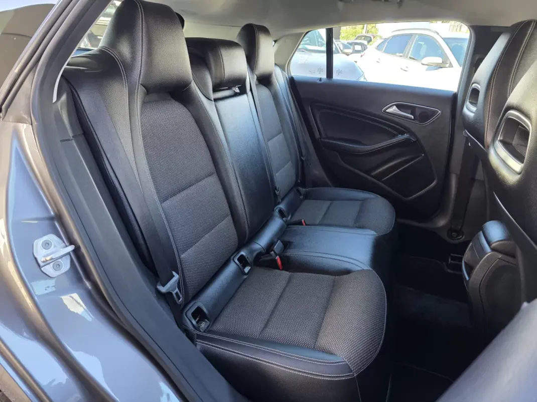 Mercedes-Benz CLA 180 2016 - 16990 EUR, 169000 km - AUTO.MOTO.pt - 169000km - foto 27 de 34