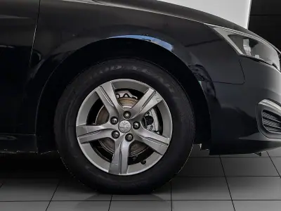Peugeot 508 SW 2015 - 12450 EUR, 217000 km - AUTO.MOTO.pt - 217000km - foto 24 de 32
