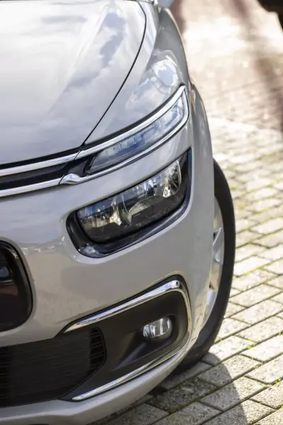 Citroën C4 Picasso 2018 - 13900 EUR, 145077 km - AUTO.MOTO.pt - 145077km - foto 7 de 36
