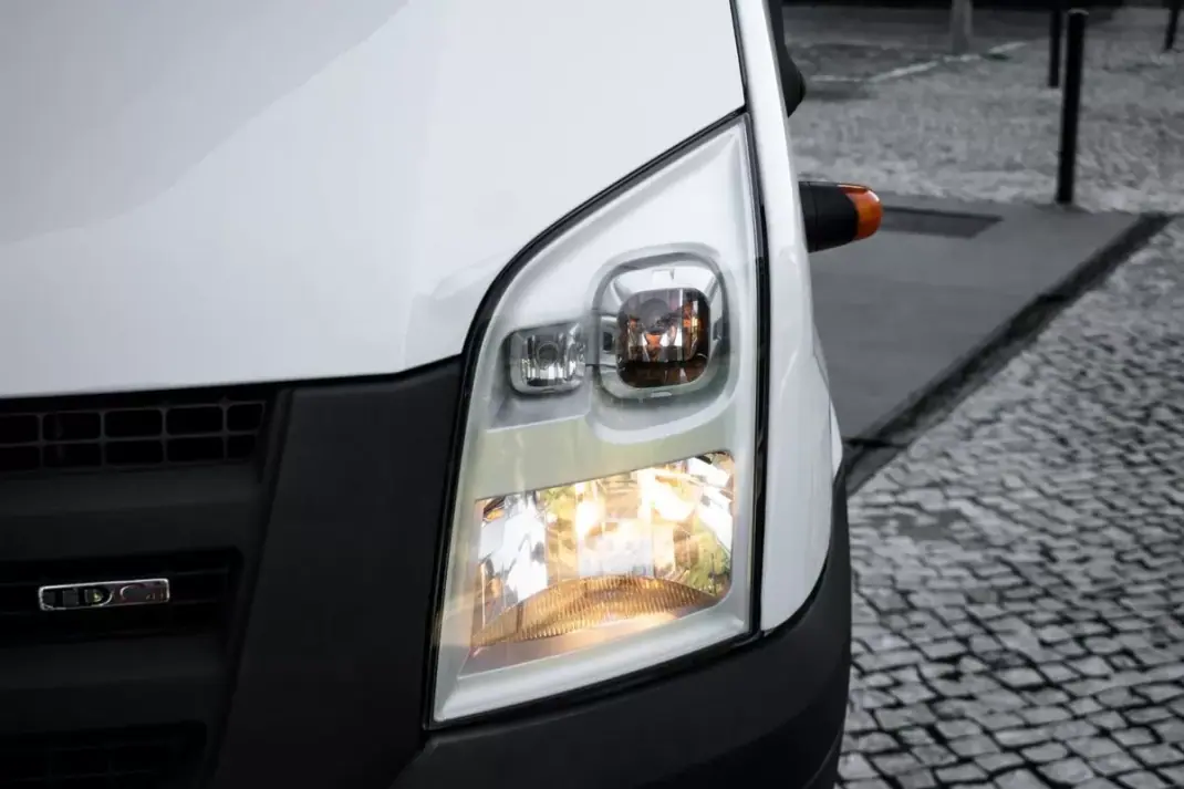 Ford TRANSIT 2.0 D 170 CV L4H4 2008 - 17900 EUR, 153460 km - AUTO.MOTO.pt - 153460km - foto 2 de 27