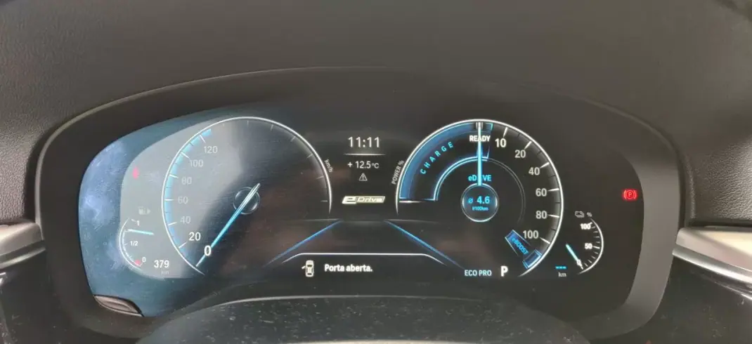 BMW 530e 2019 - 28499 EUR, 113000 km - AUTO.MOTO.pt - 113000km - foto 36 de 51