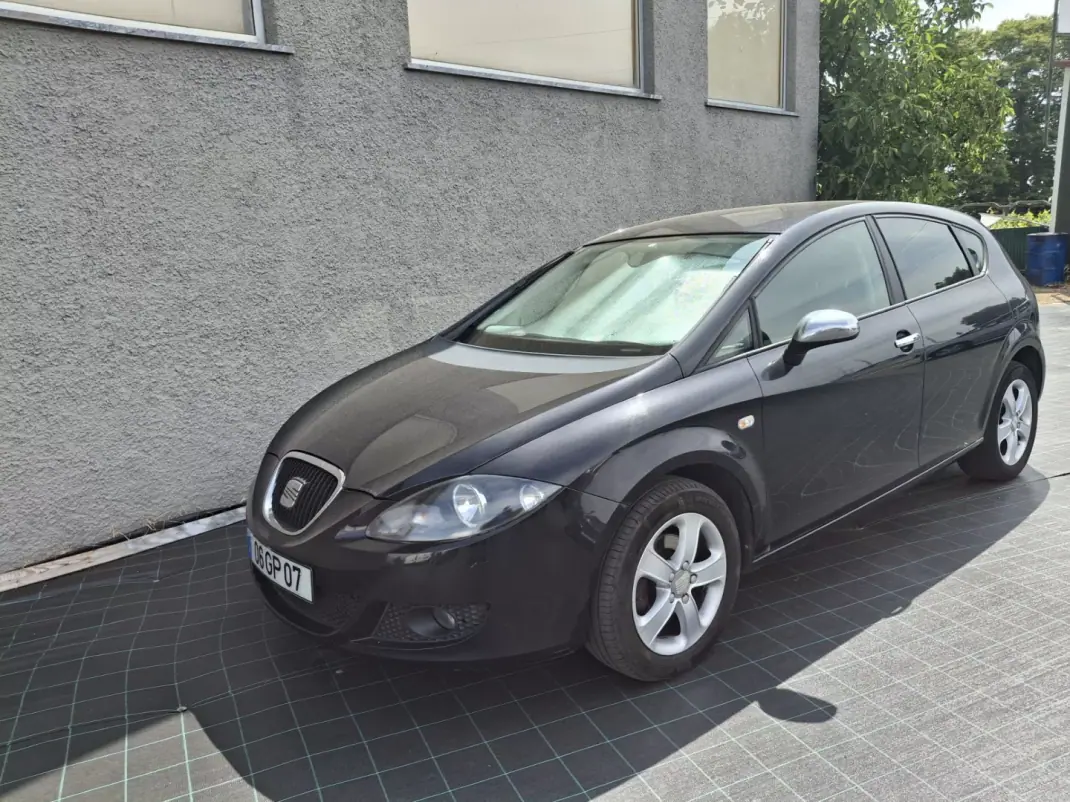 SEAT Leon 2012 - 6950 EUR, 280000 km - AUTO.MOTO.pt - 280000km - foto 5 de 11