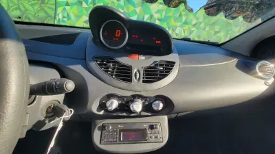 Renault Twingo 2014 - 4890 EUR, 112000 km - AUTO.MOTO.pt - 112000km - foto 12 de 20