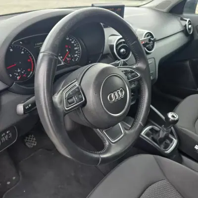 Audi A1 Sportback 2014 - 13750 EUR, 148778 km - AUTO.MOTO.pt - 148778km - foto 11 de 18