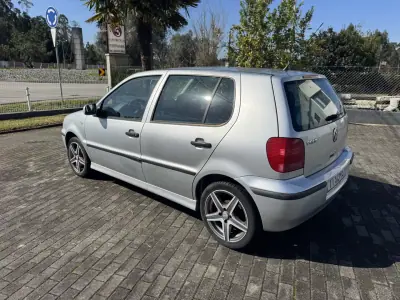 Volkswagen Polo 2001 - 2750 EUR, 146000 km - AUTO.MOTO.pt - 146000km - foto 6 de 18