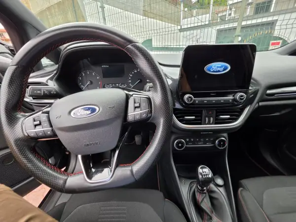 Ford Fiesta 2022 - 15450 EUR, 85000 km - AUTO.MOTO.pt - 85000km - foto 4 de 6