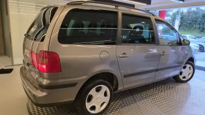 SEAT Alhambra 2005 - 7500 EUR, 299890 km - AUTO.MOTO.pt - 299890km - foto 23 de 57