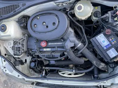 Renault Clio 1993 - 3900 EUR, 283000 km - AUTO.MOTO.pt - 283000km - foto 25 de 39