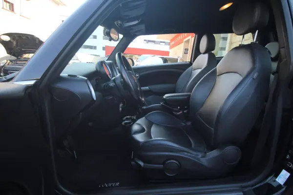 MINI Cooper 2010 - 8350 EUR, 246500 km - 246500km - foto 14 de 22