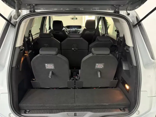 Citroën C4 Grand Picasso 2015 - 12990 EUR, 114000 km - AUTO.MOTO.pt - 114000km - foto 17 de 20