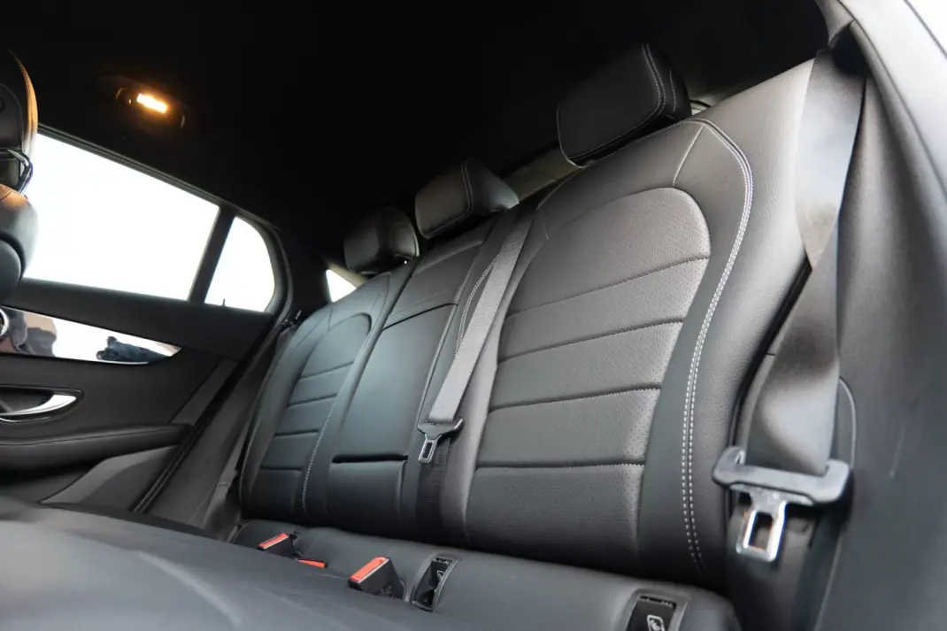 Mercedes-Benz GLC 300 2022 - 50900 EUR, 85000 km - AUTO.MOTO.pt - 85000km - foto 11 de 31