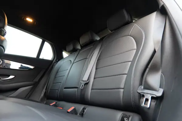 Mercedes-Benz GLC 300 2022 - 50900 EUR, 85000 km - AUTO.MOTO.pt - 85000km - foto 11 de 31
