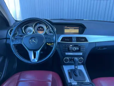 Mercedes-Benz C 220 2012 - 17500 EUR, 190898 km - AUTO.MOTO.pt - 190898km - foto 12 de 19