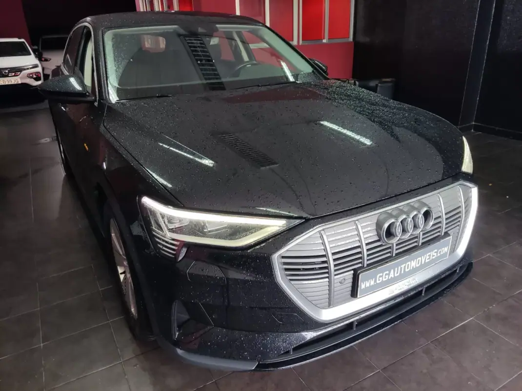 Audi e-tron 2020 - 25900 EUR, 87000 km - AUTO.MOTO.pt - 87000km - foto 13 de 17