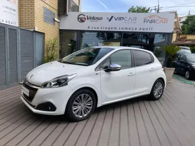 Peugeot 208 2016 - 9990 EUR, 66875 km - AUTO.MOTO.pt - 66875km - foto 3 de 23