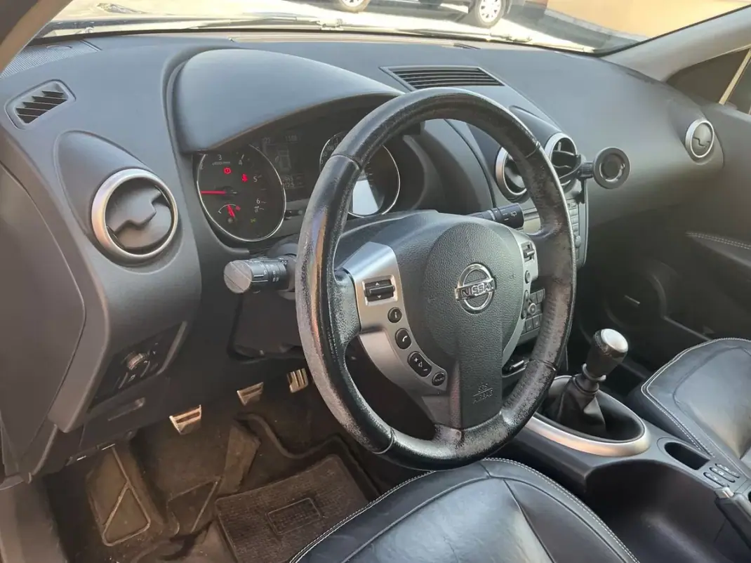 Nissan Qashqai 2013 - 9990 EUR, 209708 km - 209708km - foto 17 de 36