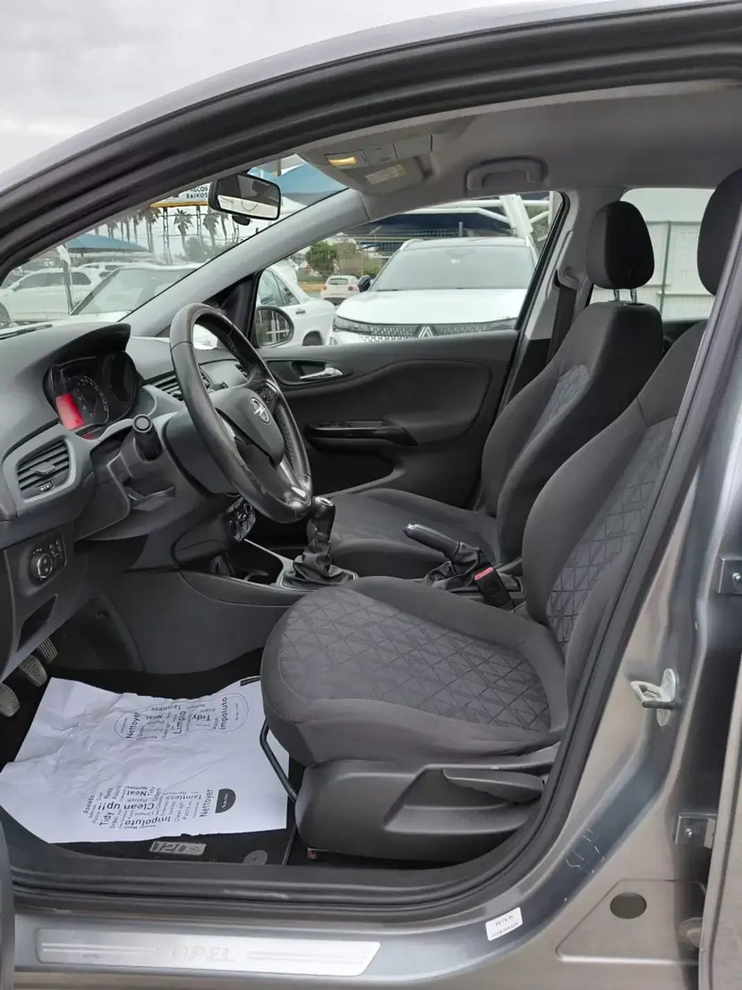 Opel Corsa 2019 - 10900 EUR, 80000 km - AUTO.MOTO.pt - 80000km - foto 3 de 13