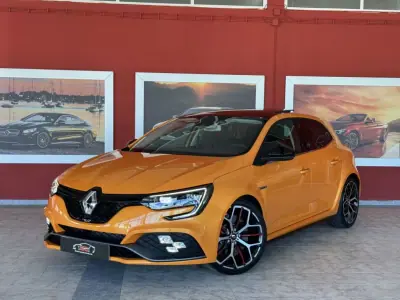 Renault Mégane 2019 - 49990 EUR, 11812 km - AUTO.MOTO.pt - 11812km - foto 2 de 25