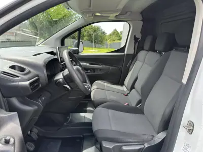 Citroën Berlingo 1.5 Hdi 2019 - 9900 EUR, 180000 km - AUTO.MOTO.pt - 180000km - foto 27 de 43