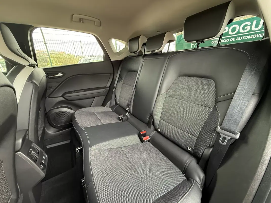 Renault Captur 2021 - 19900 EUR, 41569 km - AUTO.MOTO.pt - 41569km - foto 12 de 22