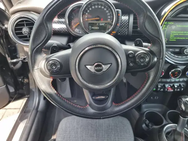 MINI Cooper 2017 - 19990 EUR, 147145 km - AUTO.MOTO.pt - 147145km - foto 13 de 24